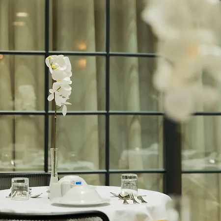 1926 Le Parisot Boutique Valeta