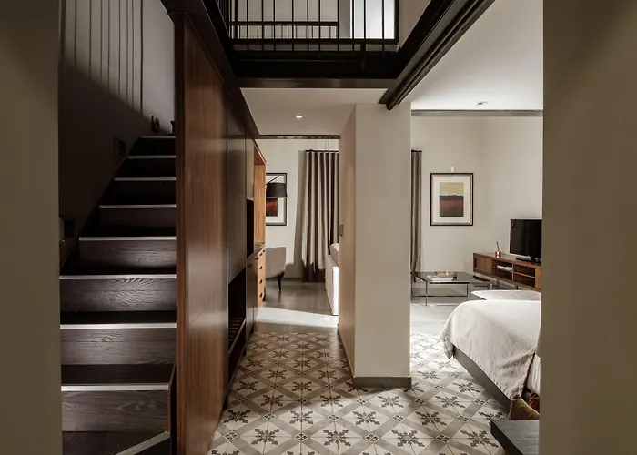 1926 Le Parisot Boutique