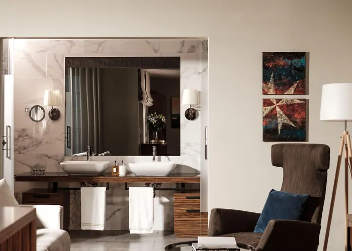 1926 Le Parisot Boutique